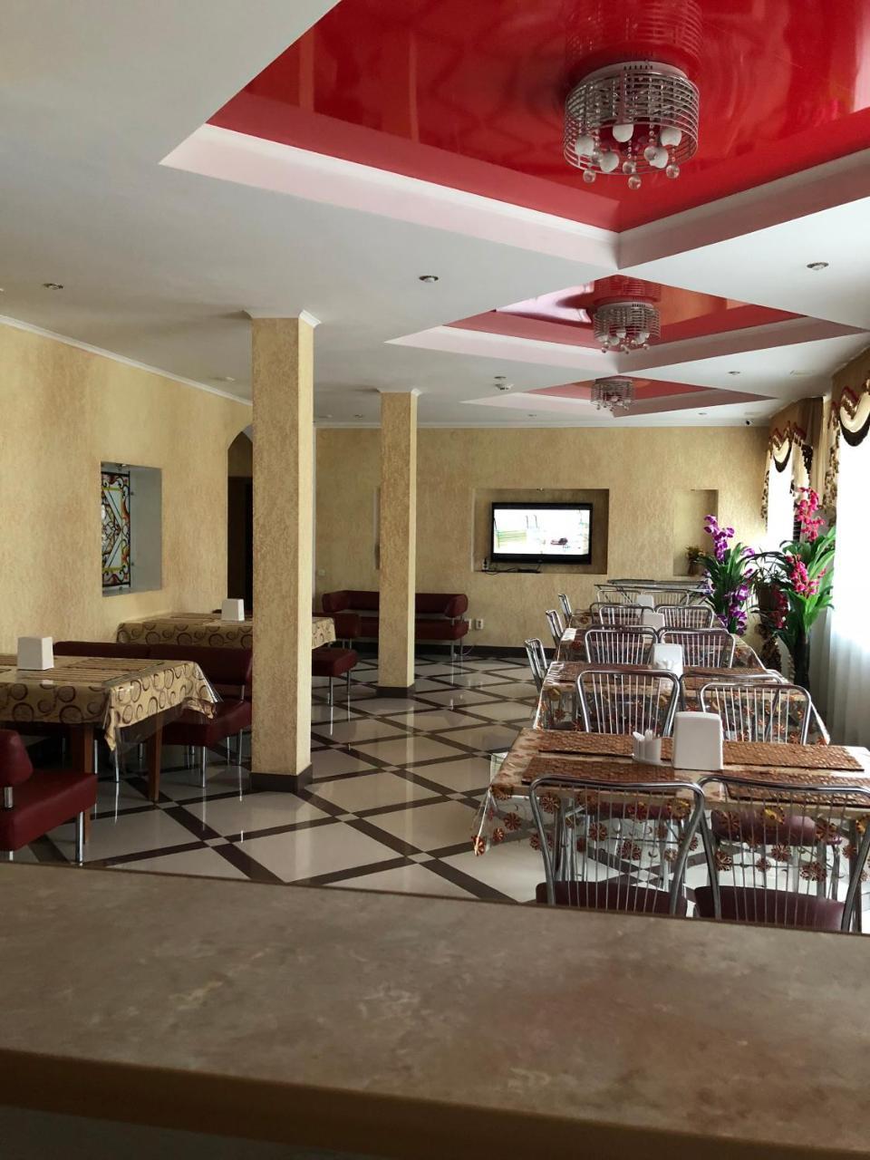 Mirage Hotel Kosztanaj Kültér fotó