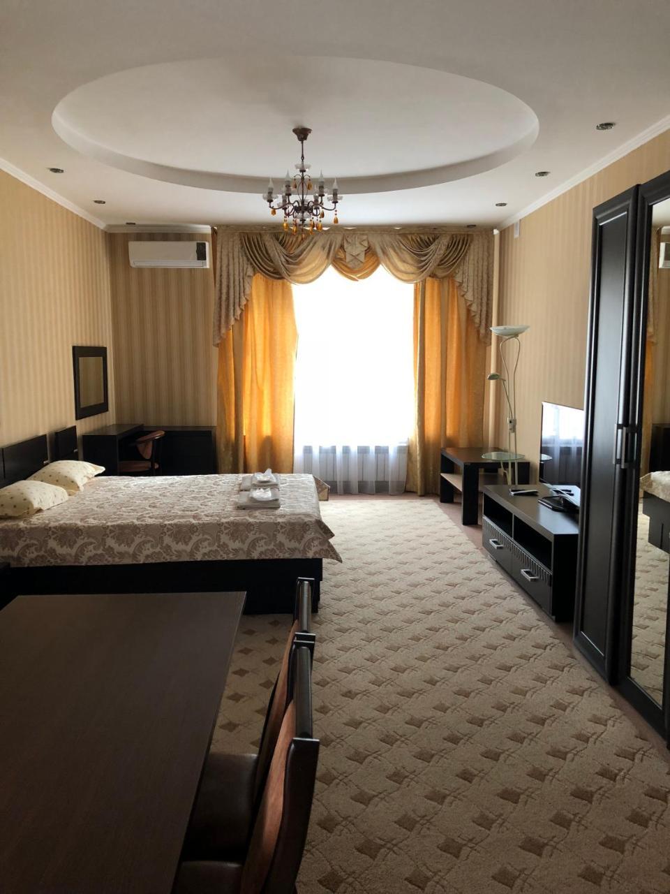 Mirage Hotel Kosztanaj Kültér fotó