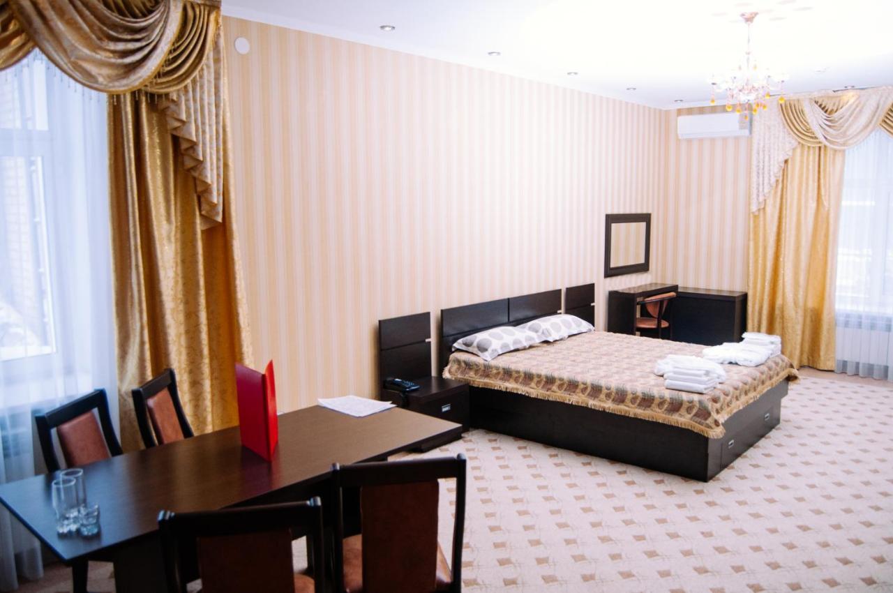 Mirage Hotel Kosztanaj Kültér fotó