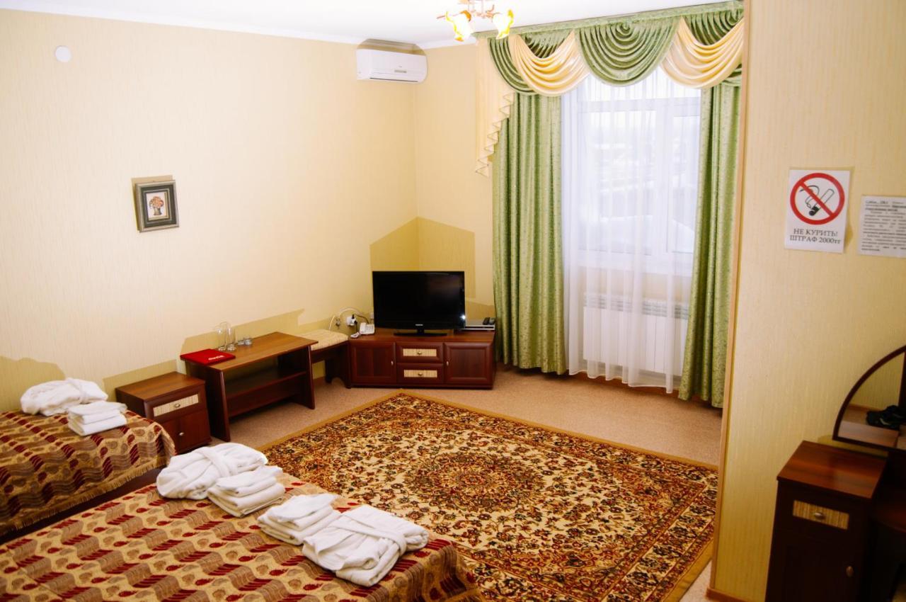 Mirage Hotel Kosztanaj Kültér fotó